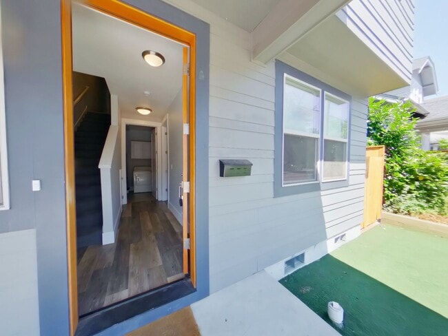 Building Photo - The Ty