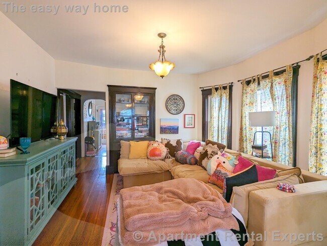 Foto del edificio - 69 Prichard Ave