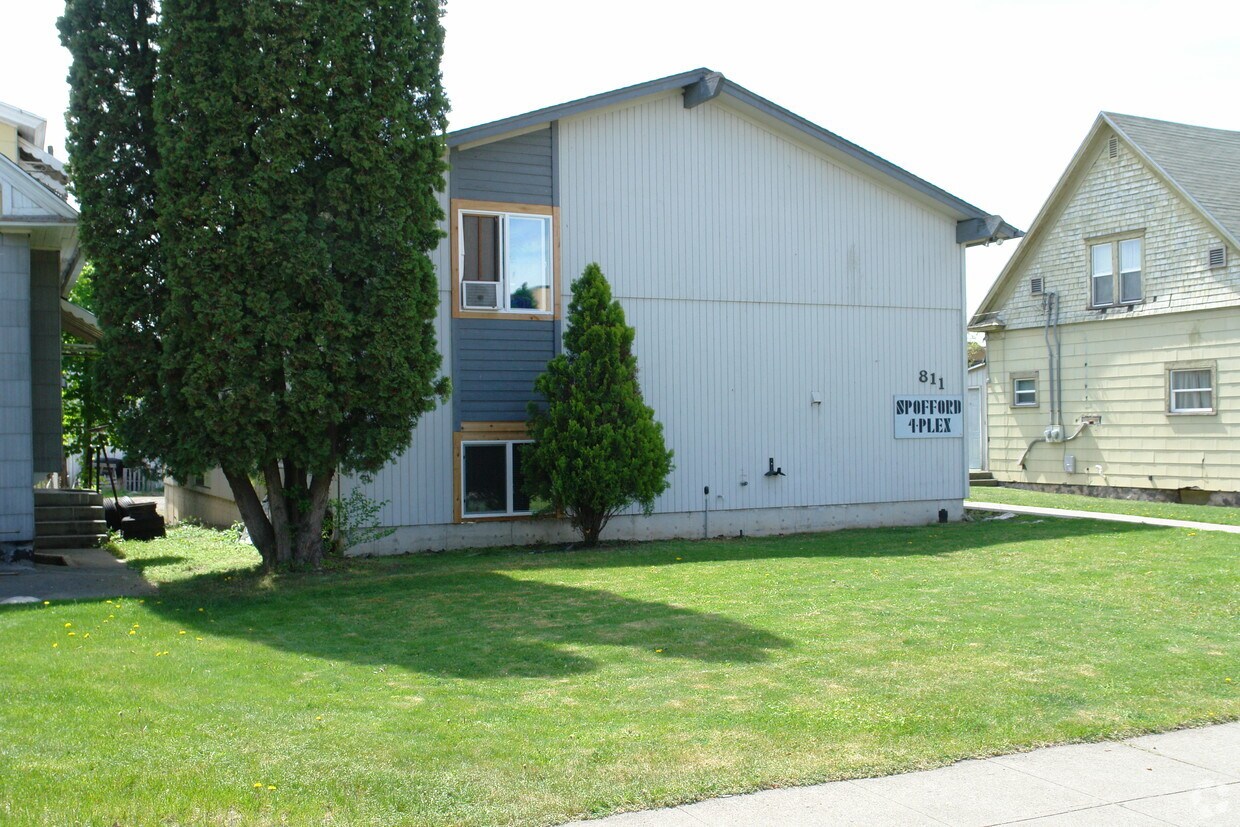 Building Photo - 811 W Spofford Ave