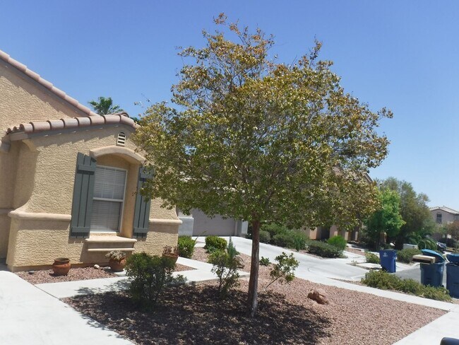 Building Photo - WHAT A NICE PROPERTY WITH LOTS OF OUTSIDE SPACE
