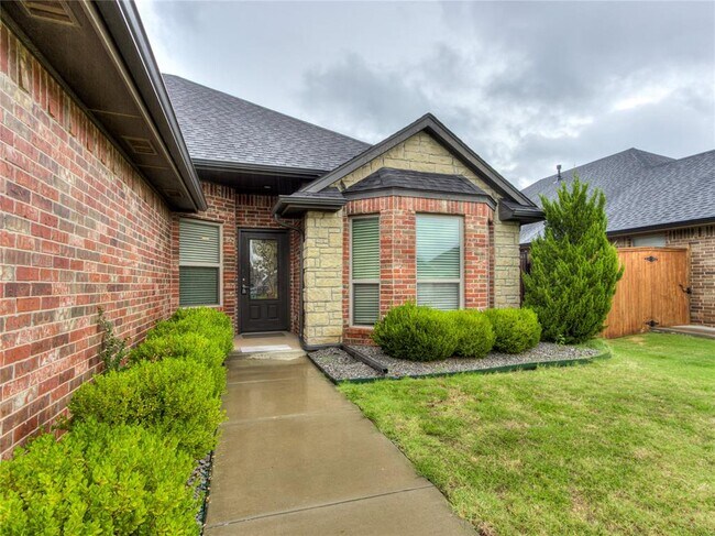 Building Photo - 18316 Bridlington Dr