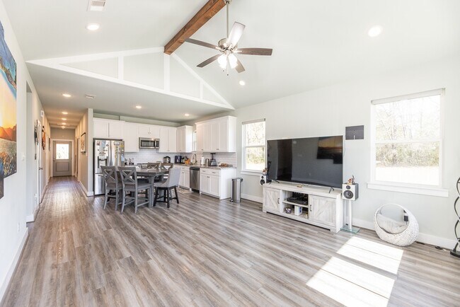 Foto del edificio - 9 Drywood Ln