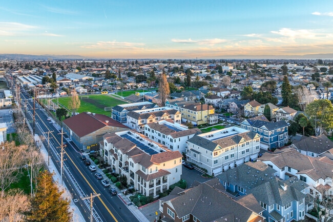 Building NW AerialHigh View - Mulberry