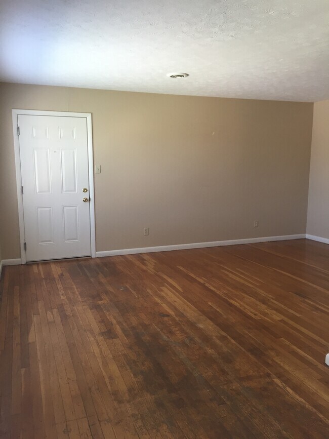 Building Photo - 2173 Cypress Dr