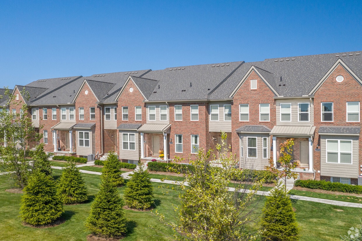 Mid-Town Park Building 4 Exterior - Professional Landscaping Included! - Mid-Town Park, LLC