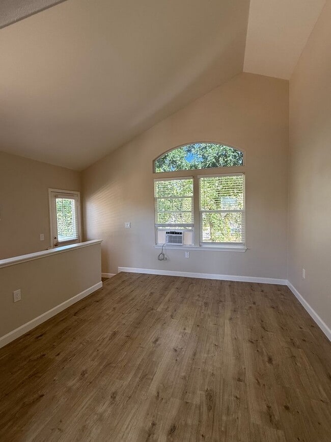 Building Photo - 1208 Hidden Creek Pl