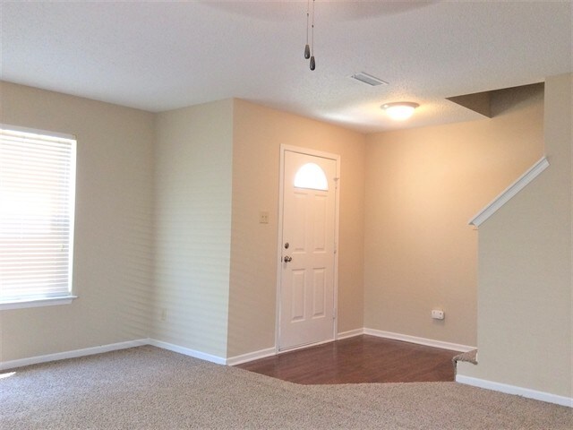 Foto del edificio - 5696 N Jamestown Dr