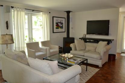 Building Photo - 152 Montauk Hwy