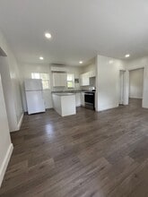 Building Photo - 2055 NE 140th St