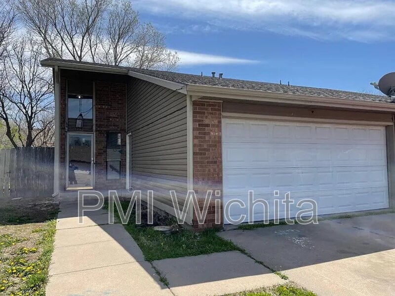 Primary Photo - 1730 S Beech Ct