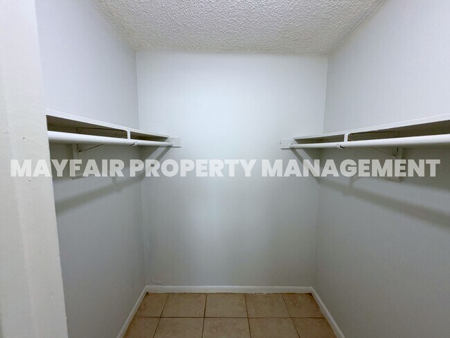 Foto del edificio - 4160 NW 21st St