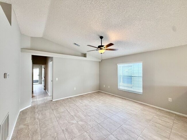 Photo - CUTE 3 BED 2 BATH HOME with SINGLE GARAGE IN SOUTHEAST ORLANDO