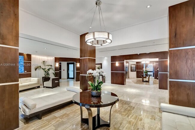 Foto del edificio - 2451 Brickell Ave