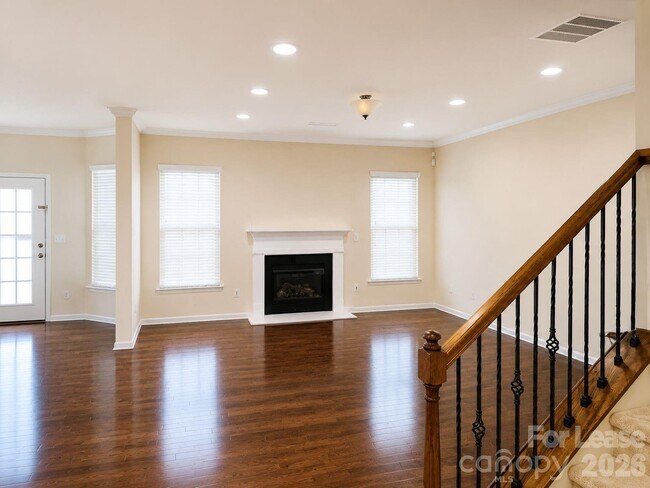 Foto del edificio - 10665 Sky Chase Ave NW