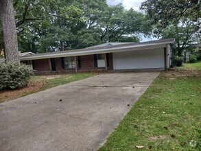 Building Photo - 5261 Wayneland Dr