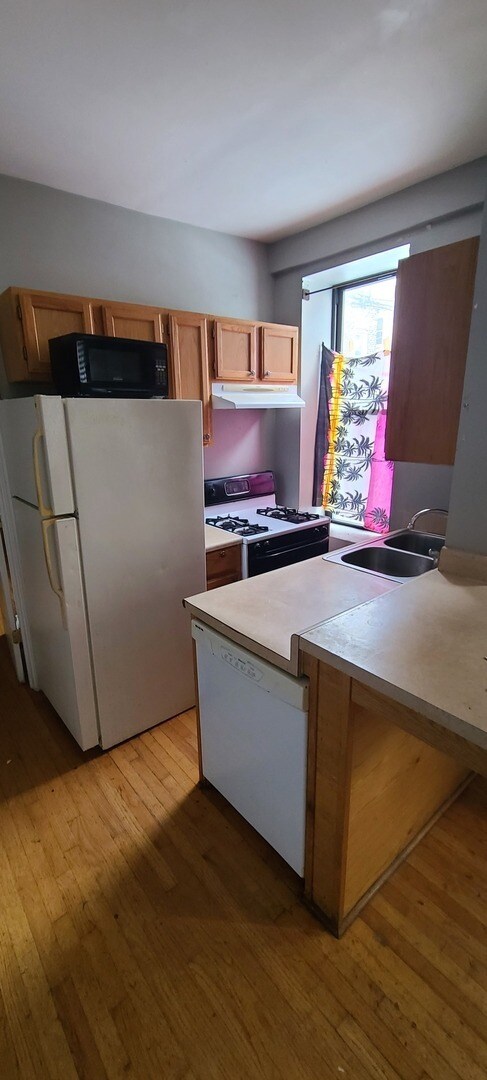 Foto del edificio - 1340 W 18th Pl