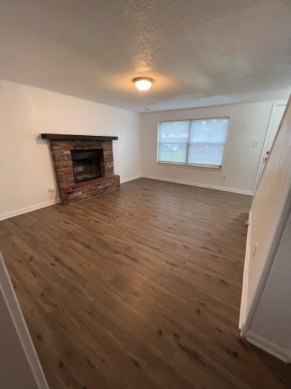 Building Photo - 113 Spring Ct