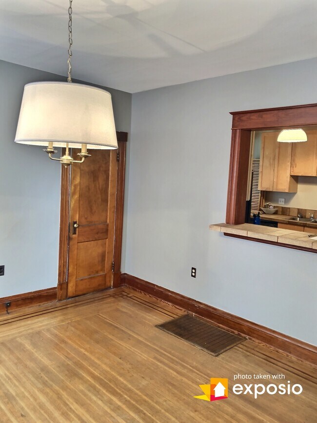 Foto del edificio - 5039 Marion Ave