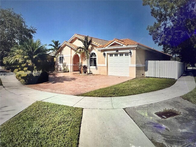 Foto del edificio - 8915 NW 164th St