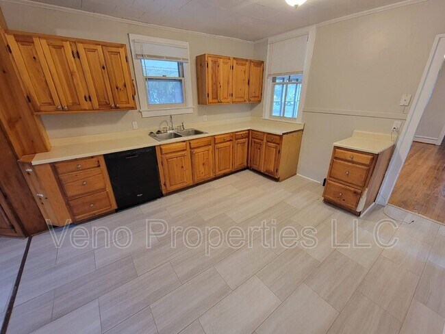 Building Photo - 83 Middle St