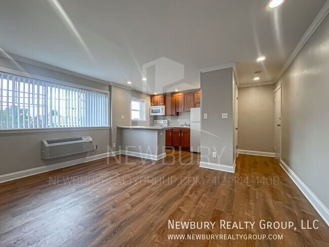 Building Photo - 305 San Juan Dr