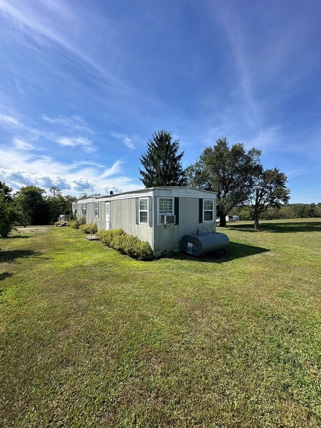 Building Photo - 2 Bedroom 1 Bathroom Mobile Home - Carlisle, PA!