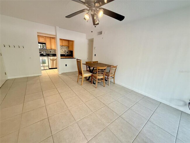 Foto del edificio - 631 N Orange Ave