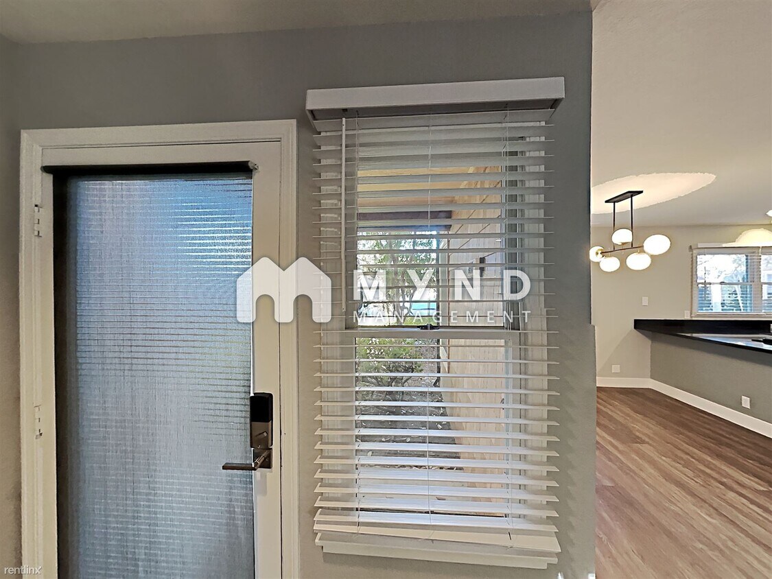 Foto del edificio - 3 br, 2.5 bath Townhome - 641 Centre Ct