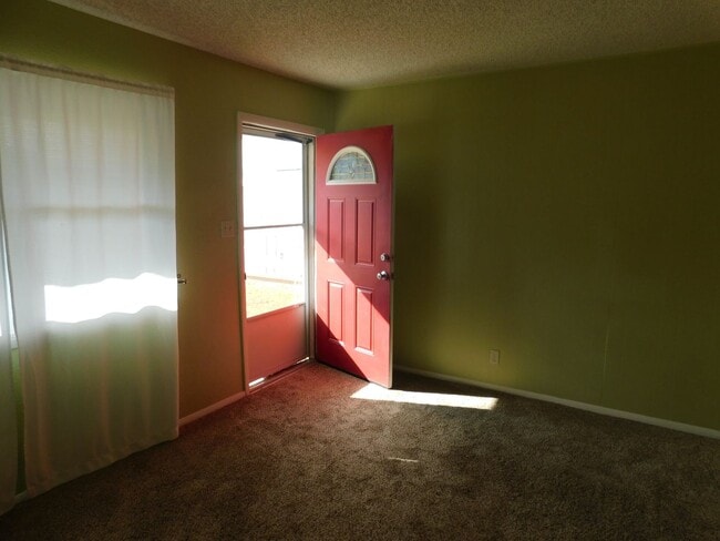 Building Photo - Showing starts September 16- Pretty nice, ...