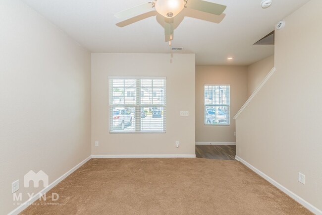 Building Photo - 250 Yorktown Ln
