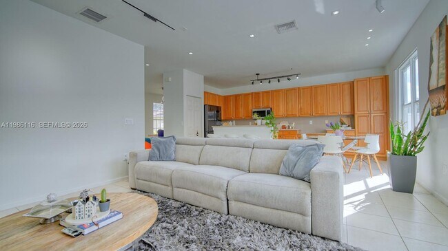 Foto del edificio - 16388 SW 28th St