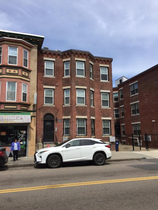 Primary Photo - 2957 Washington St