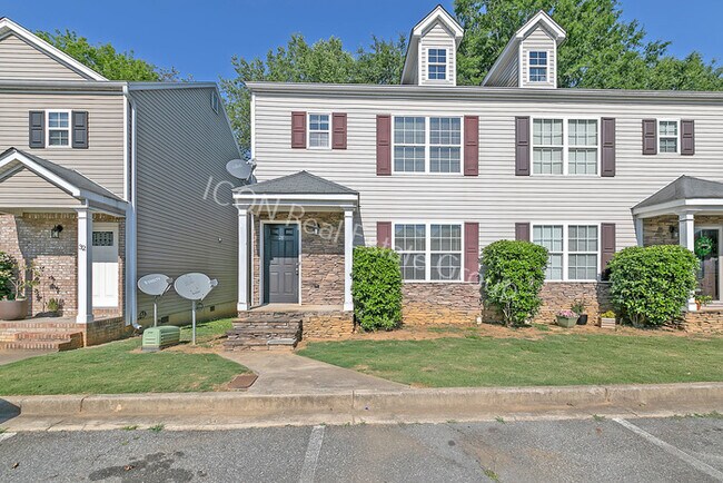Foto del edificio - 3/2.5 End unit townhome