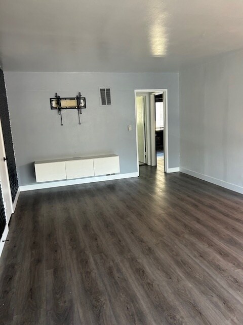Foto del edificio - 1226 N Harper Ave