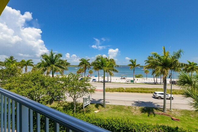 Foto del edificio - 35 Harbour Isle Dr W