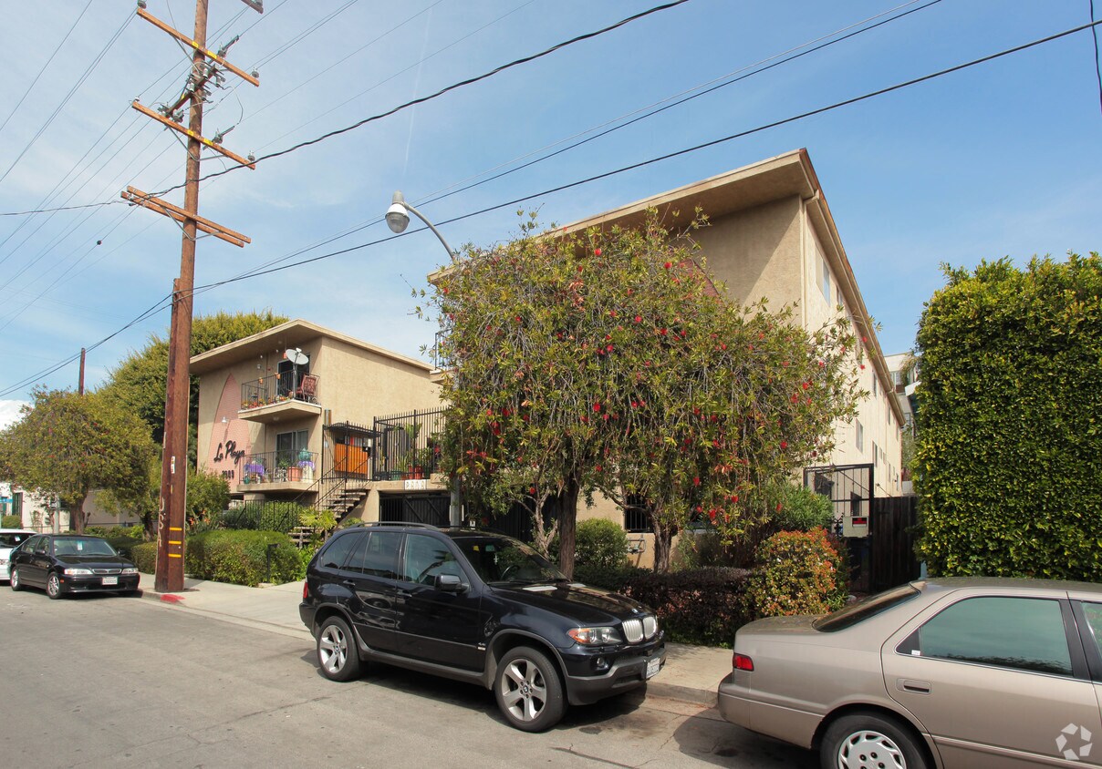 Building Photo - La Playa Apartments