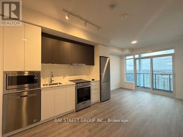 Building Photo - 50 Upper Mall Wy