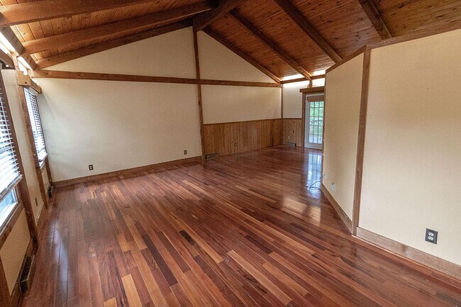 Foto del edificio - 2906 Lynnwood Dr