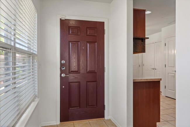 Foto del edificio - 325 Barrington Farm Ct