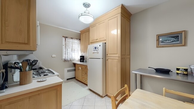 Building Photo - 12 Sewall Ave