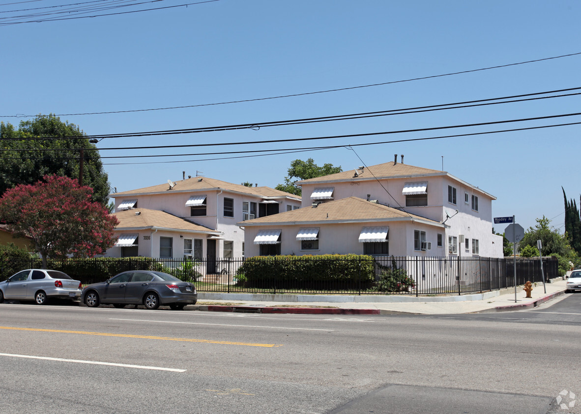 Primary Photo - 7036 Woodley Ave