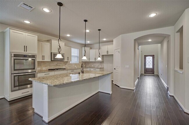 Building Photo - 122 Pioneer Canyon Pl