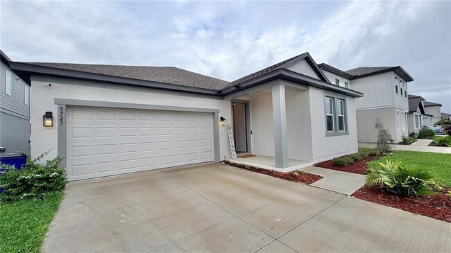 Building Photo - 5723 Cattle Rnch Dr