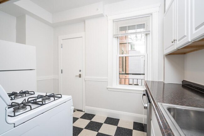 Building Photo - 2 bedroom in Cambridge MA 02140