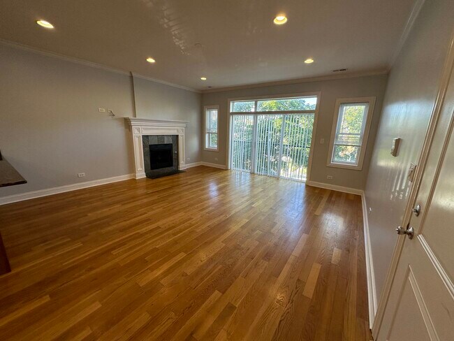 Foto del edificio - 6229 N Richmond St