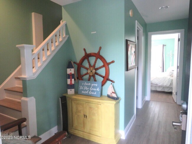 Building Photo - 9805 Outrigger Ct