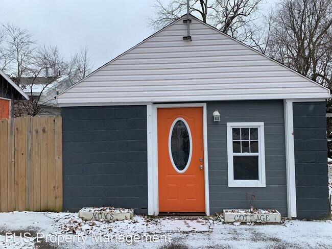 Building Photo - 4 br, 2 bath House - 700 W Ildereen Street