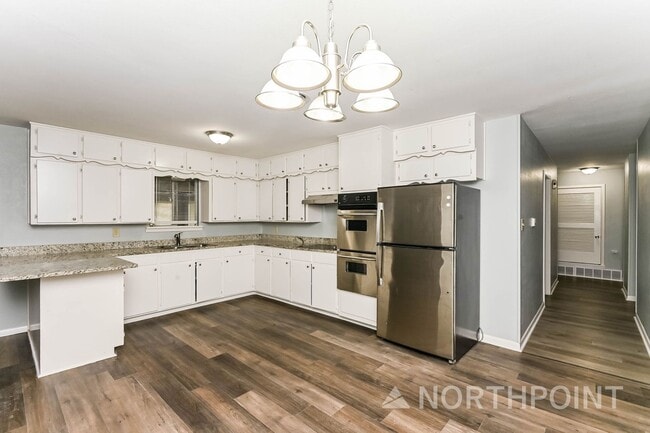 Building Photo - 3 BR/2BA | Newly Renovated Single Family Home | 1-Car Covered Parking | Large Front Porch!