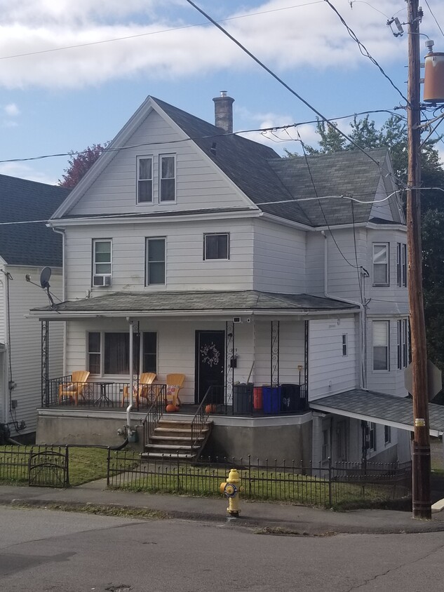 119 E Elm St, Dunmore, PA 18512 House Rental in Dunmore, PA