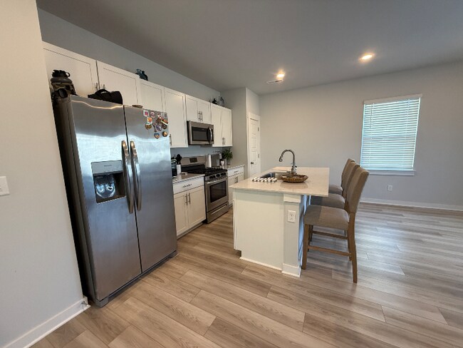 Building Photo - 524 Torrey Pines Ln